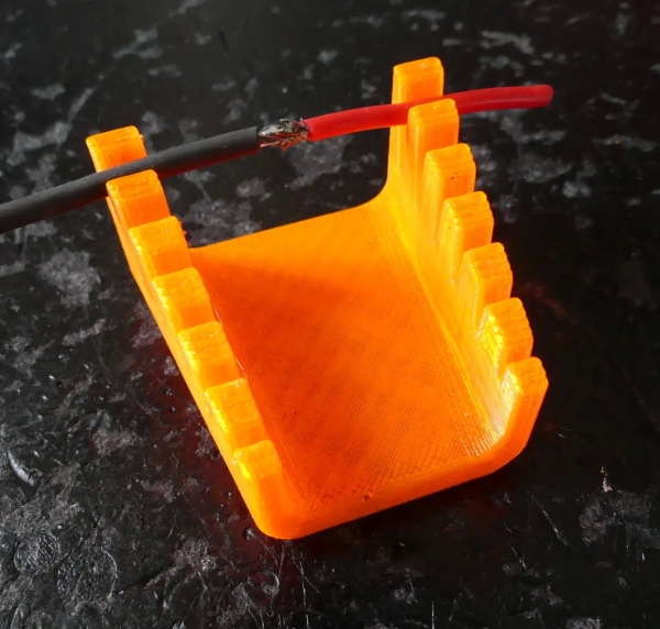 3D打印电缆焊接夹具STL模型带-源文件 工具&机械类模型 第1张