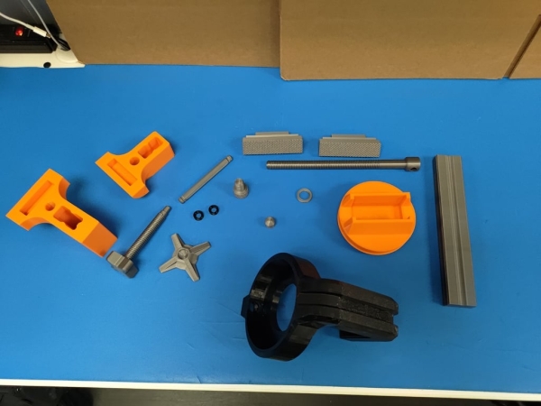 一款多功能桌面夹紧式虎钳3D打印模型 工具&机械类模型 第3张
